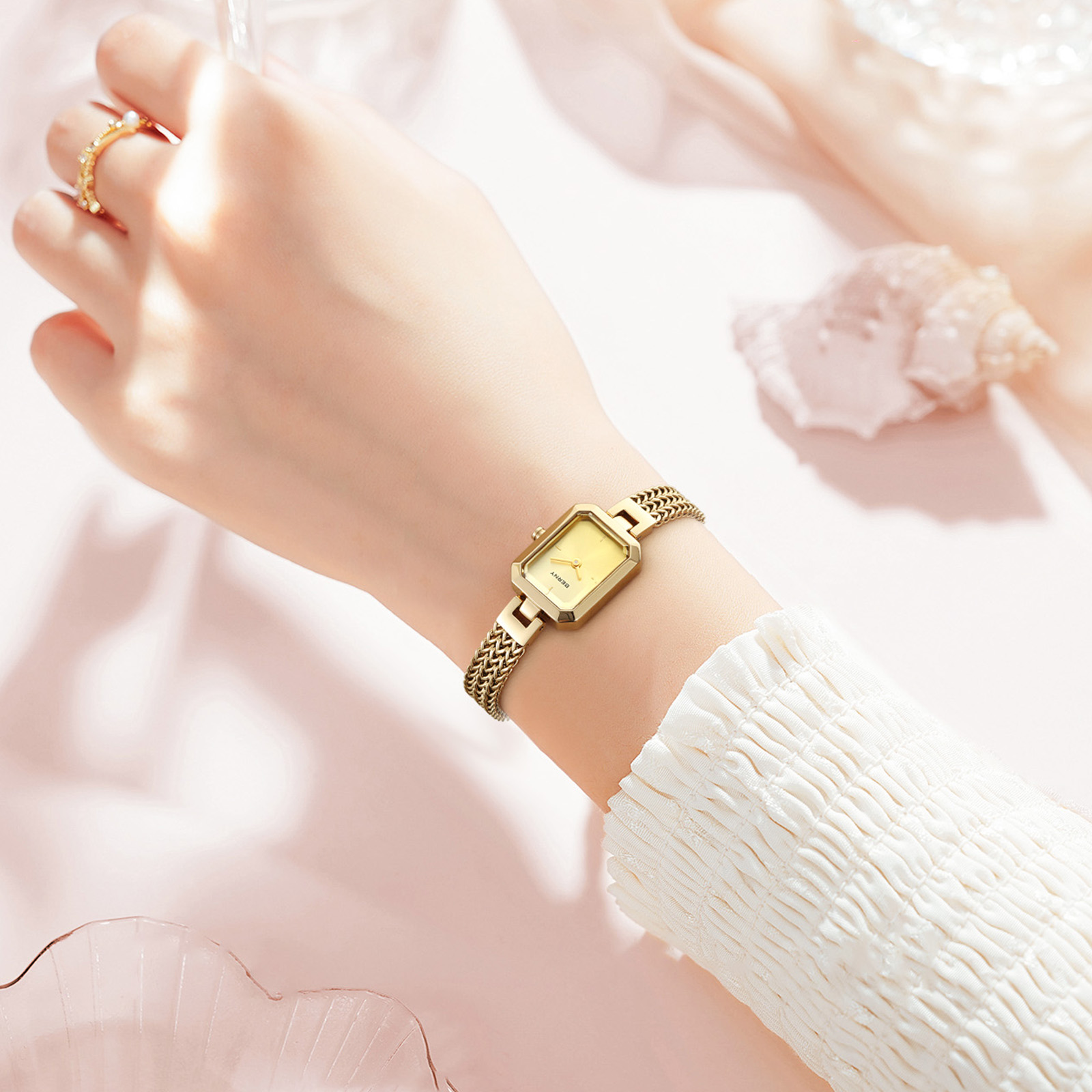버니 골드 워치 여성용 미니 스퀘어 절묘한 다목적 숙녀 - Mystery Jewelry Jar Watches 리뷰 및 가격